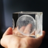 Khối thủy tinh lập phương mặt trăng 3D 6cm - anh 5