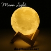 Đèn cảm biến Mặt trăng 3D size 13cm - Đế gỗ - anh 2