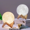 Đèn cảm biến Mặt trăng 3D size 13cm - Đế gỗ - anh 3